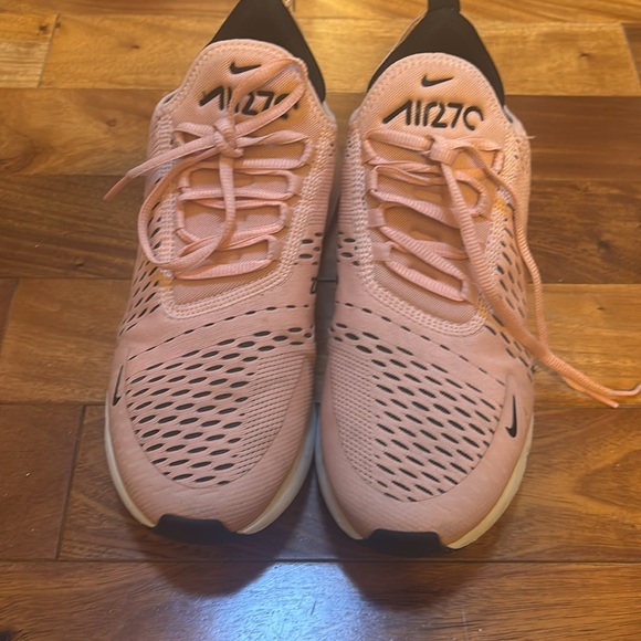 Nike women Pink 7C Perforated Sneakers Athletic Comfort size 9 - Picture 1 of 12